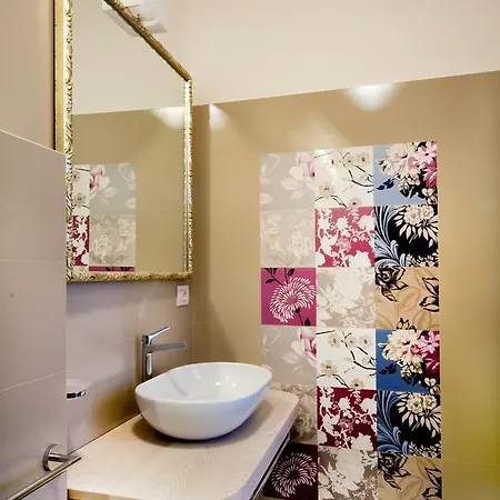 Porta Di Mezzo Luxury & Πανσιόν