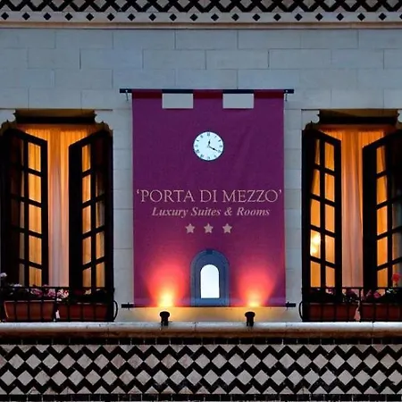 Porta Di Mezzo Luxury & 2*