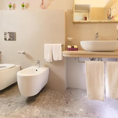 Porta Di Mezzo Luxury & 2*