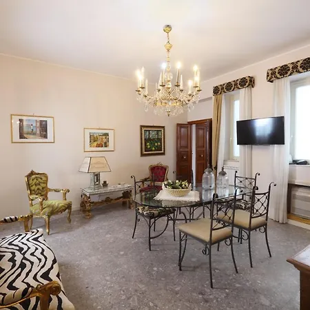 Porta Di Mezzo Luxury & 2*