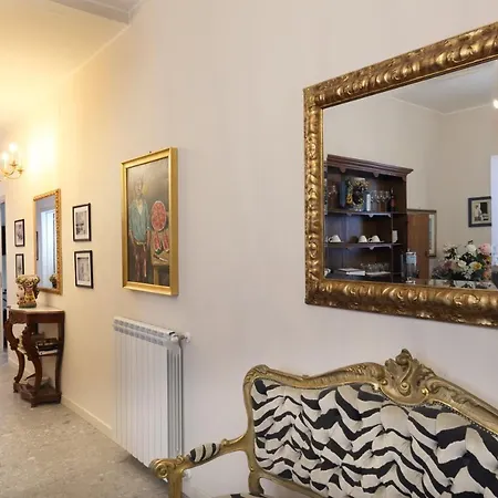 Porta Di Mezzo Luxury & Pensionat 2*