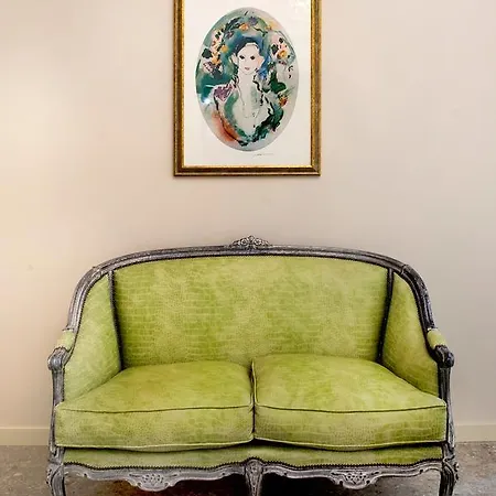 Porta Di Mezzo Luxury & בית הארחה